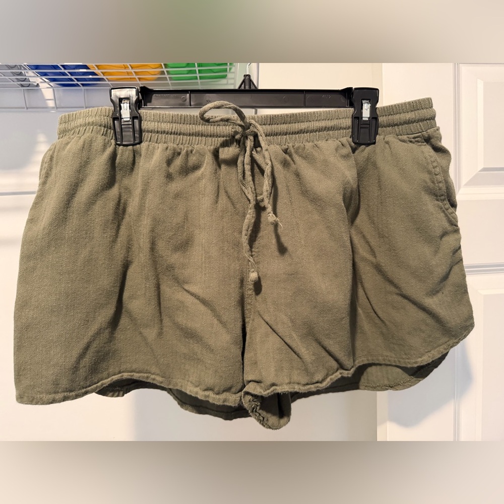 Universal Thread Khaki Women's Athletic Shorts